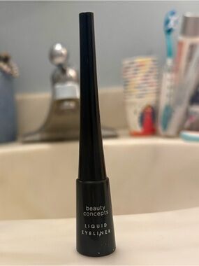 Beauty Concepts Black Liquid Eyeliner